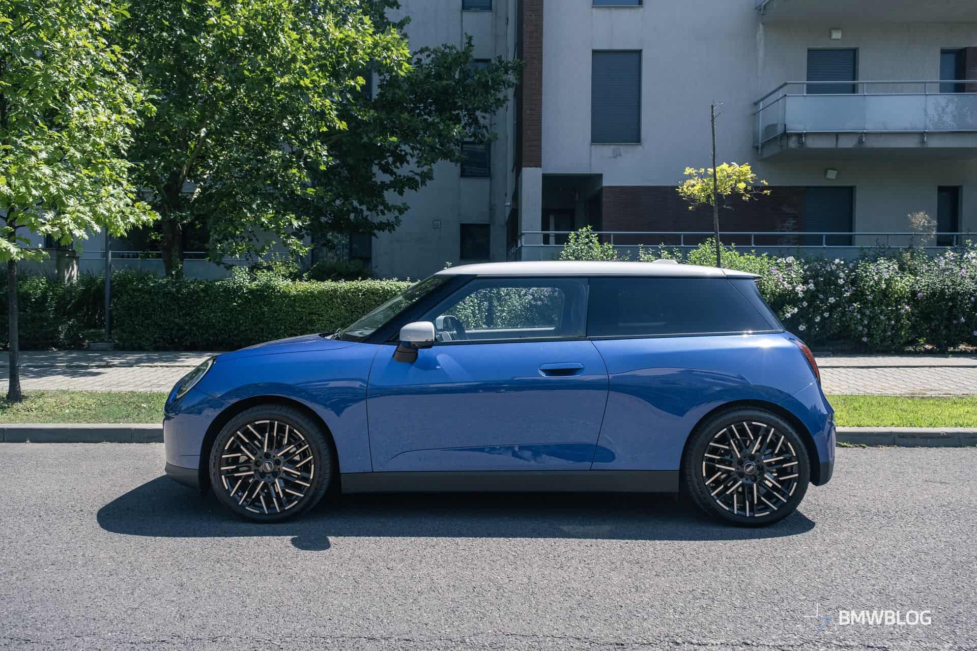 Comparing the 2024 MINI Cooper SE and F56 Model